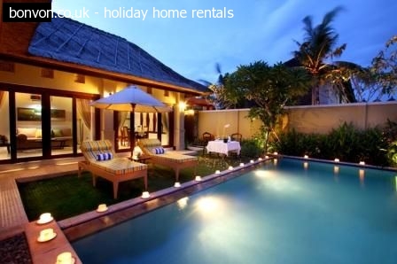 STUNNING 4 UNITS BEACH FRONT VILLA BALI